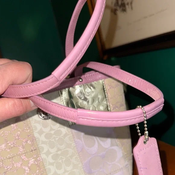 🌸☮️🍦☔️Coach Pink and Cream Patchwork Tote and Small Change Pouch - Picture 7 of 14